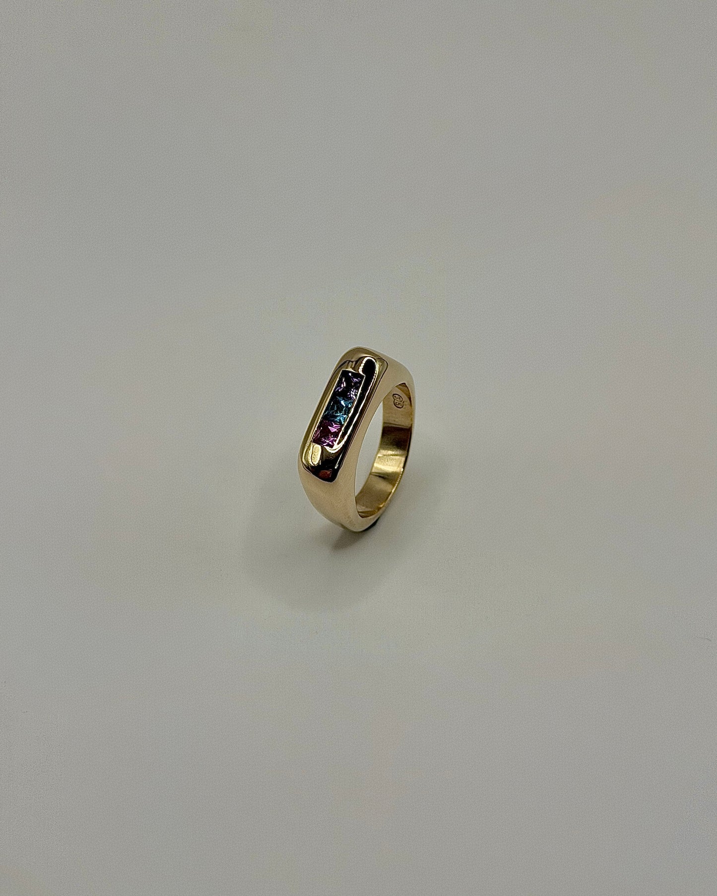 Channel Ring - Gold 9ct